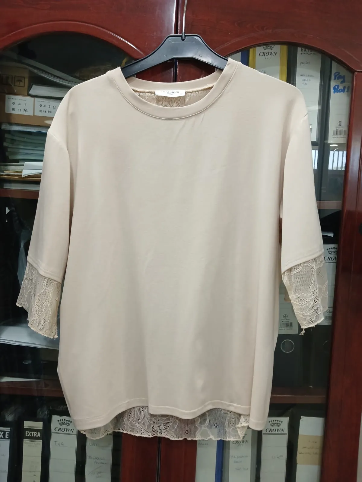 HAUT DIV G.T DOS ET MANCHES DENTELLES TOP-0048