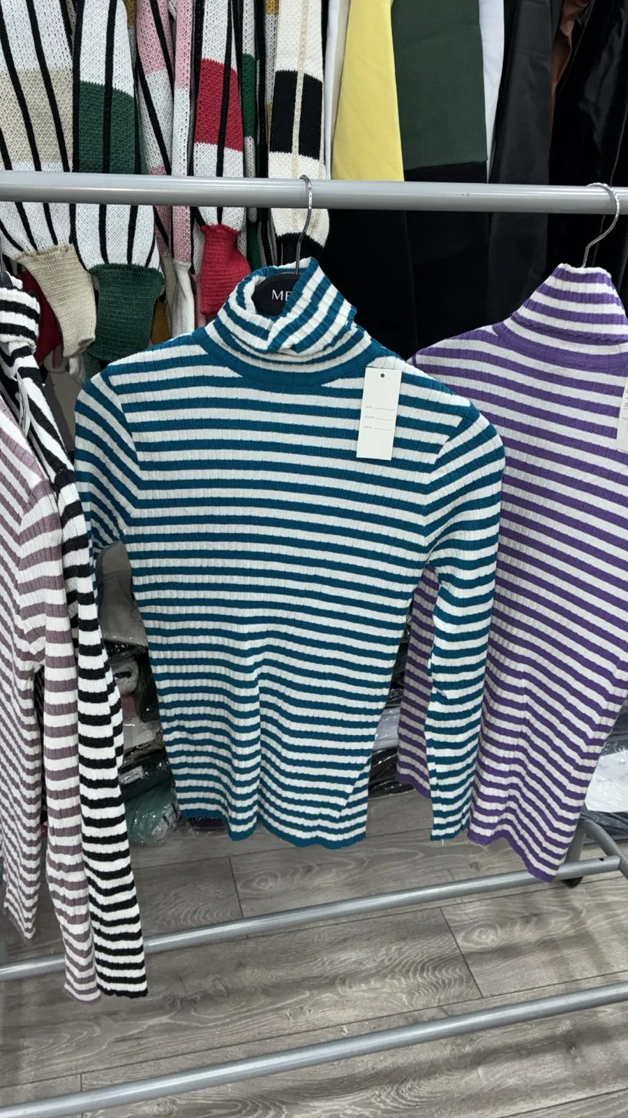 Pull col roulÃ© rayÃ© 9004