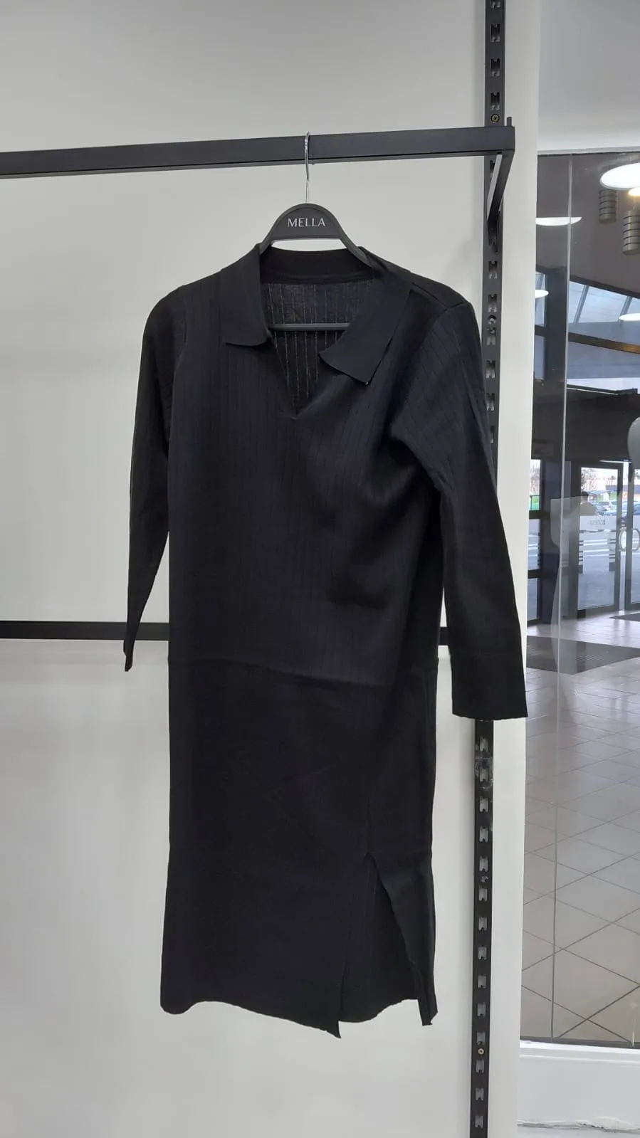 Robe AM-18