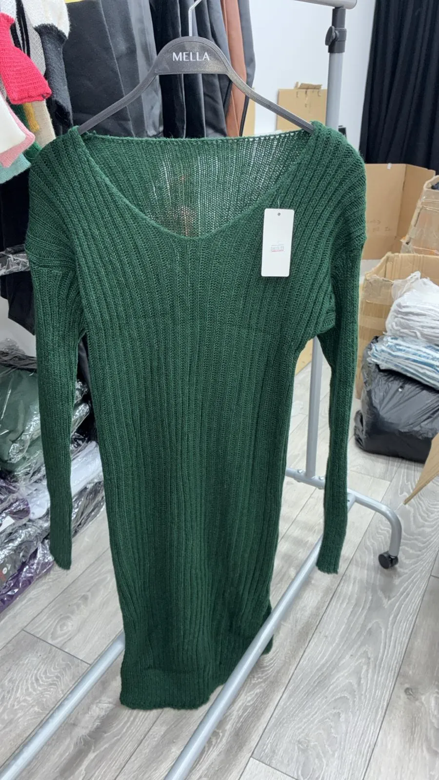 Robe en laine simple longue col V 18013