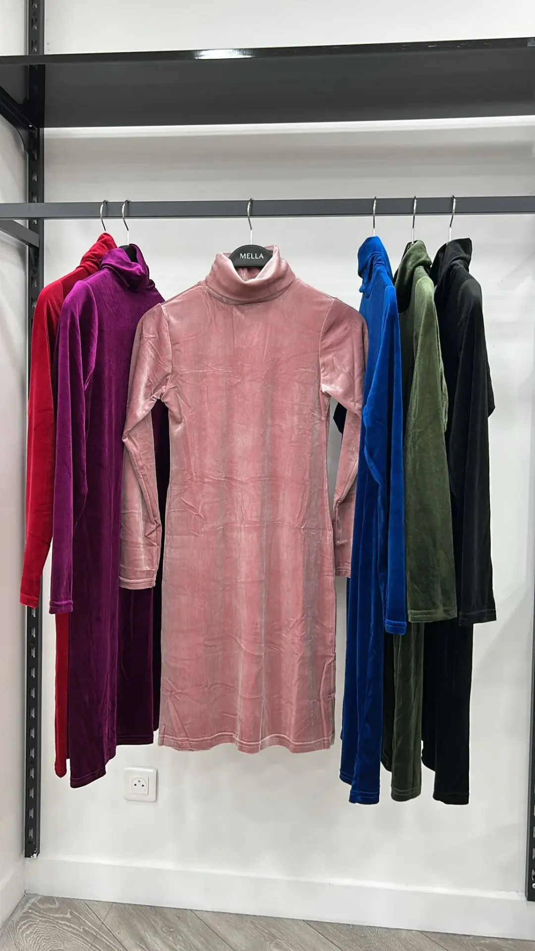 Robe velour col roulÃ© mi-long 115 020