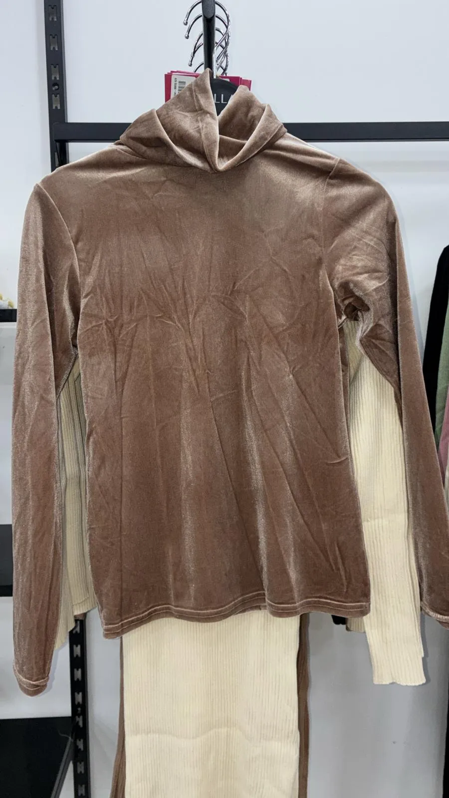 Top velour col roulÃ©Â 115016