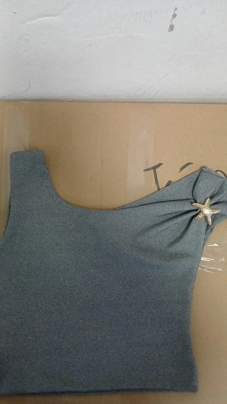 TOP UN SEUL EPAULE ACCESSOIRE TOP-0031